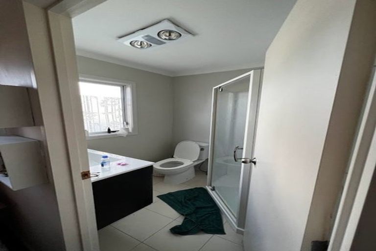 Photo of property in 1/728 Beach Road, Browns Bay, Auckland, 0630