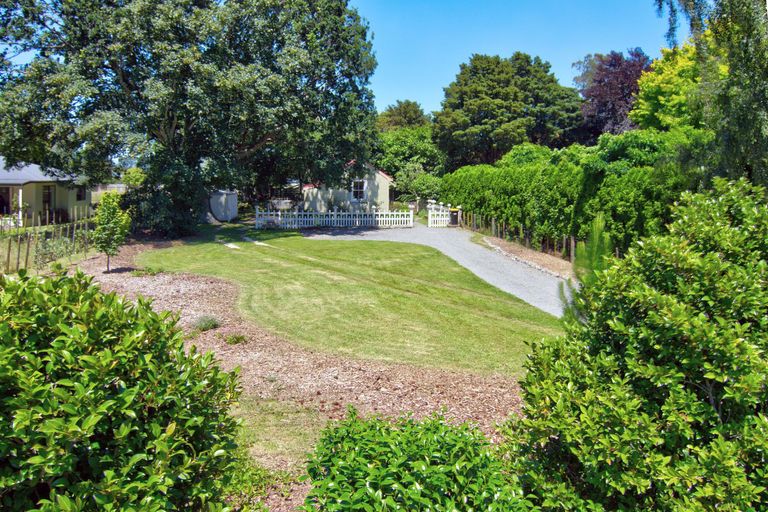 Photo of property in 16 Hilton Road, Carterton, 5713