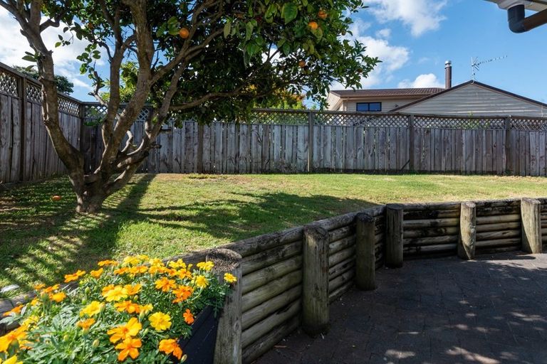 Photo of property in 2/14 Fieldstone Court, Northpark, Auckland, 2013