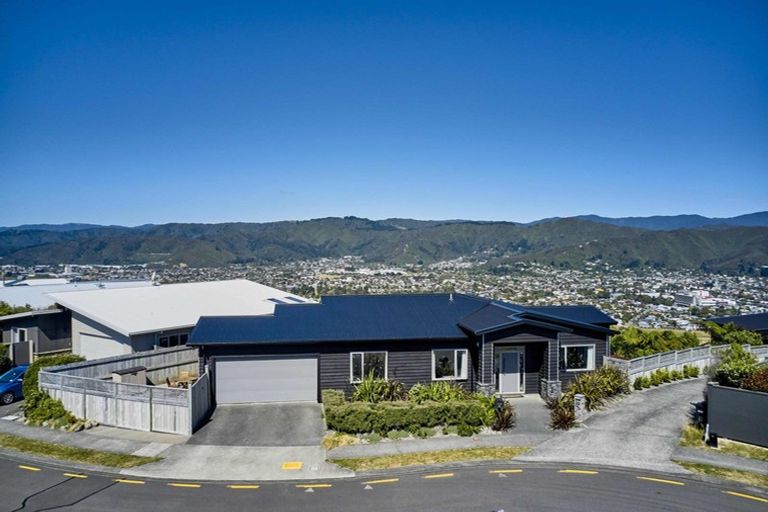 Photo of property in 37 Meadowbank Drive, Belmont, Lower Hutt, 5010