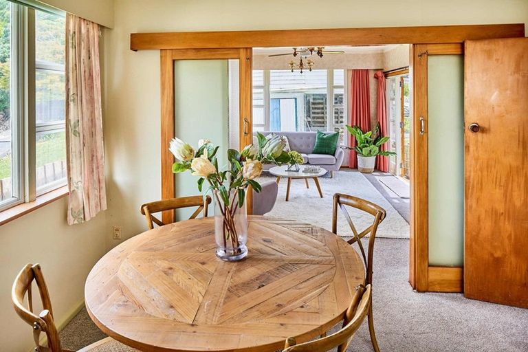 Photo of property in 58 Airlie Road, Plimmerton, Porirua, 5026