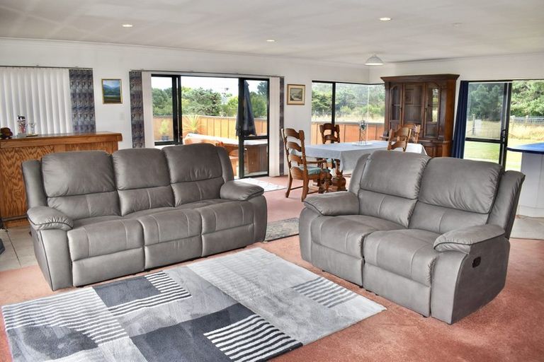 Photo of property in 12 Te Horo Beach Road, Te Horo, Otaki, 5581