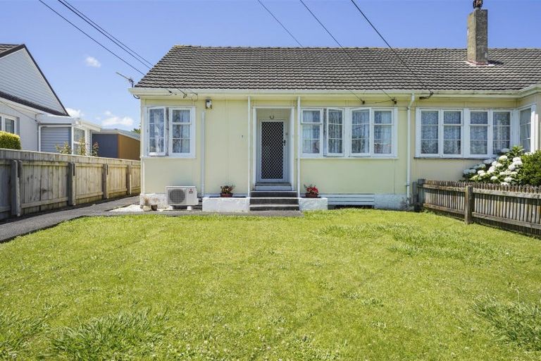 Photo of property in 11 Cole Street, Naenae, Lower Hutt, 5011