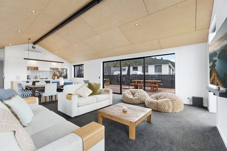 Photo of property in 3 Pepperwood Green, Albert Town, Wanaka, 9305