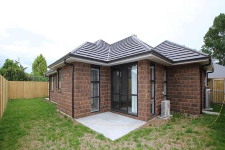 Photo of property in 11 Oolong Court, Huntington, Hamilton, 3210