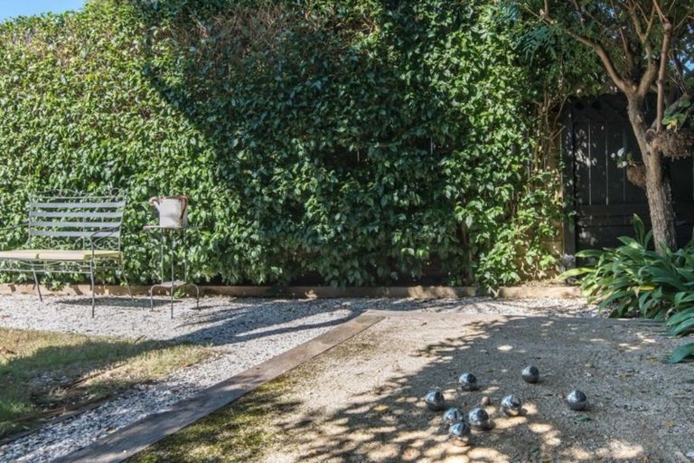 Photo of property in 6 Marram Way, Peka Peka, Waikanae, 5391