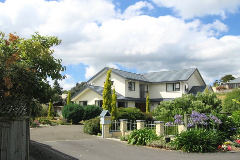 Photo of property in 43 Clearwater Terrace, Brown Owl, Upper Hutt, 5018