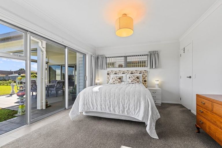 Photo of property in 9 Kamahi Place, One Tree Point, 0118
