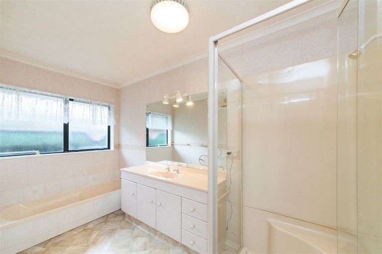 Photo of property in 27 Caroline Crescent, Highbury, Palmerston North, 4412