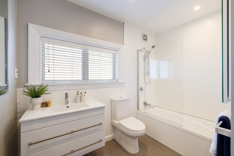 Photo of property in 131 Hamilton Avenue, Ilam, Christchurch, 8041