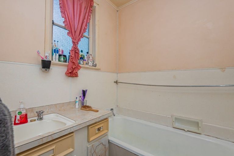 Photo of property in 5 Crewe Street, Pahiatua, 4910