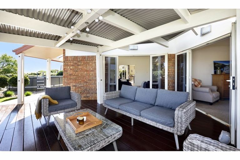 Photo of property in 2 Cashmere Close, Richmond, 7020