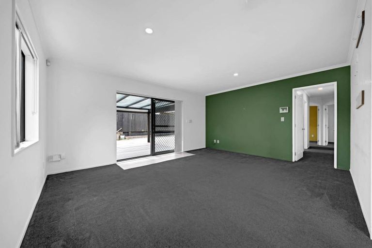 Photo of property in 69a Awaroa Road, Sunnyvale, Auckland, 0612