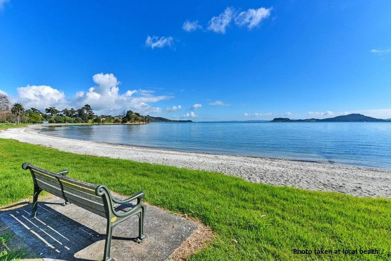 Photo of property in 13 Kawakawa-orere Road, Kawakawa Bay, Papakura, 2585