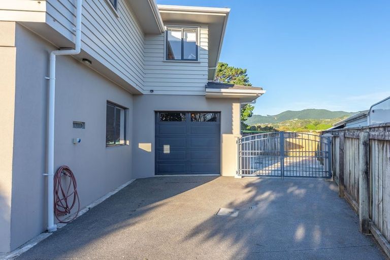 Photo of property in 14 Nugget Grove, Raumati Beach, Paraparaumu, 5032