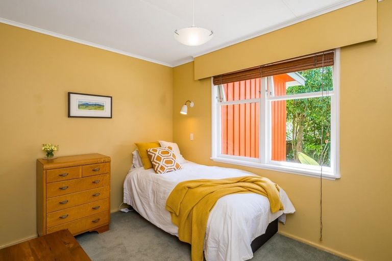 Photo of property in 2 Tui Crescent, Waikanae, 5036