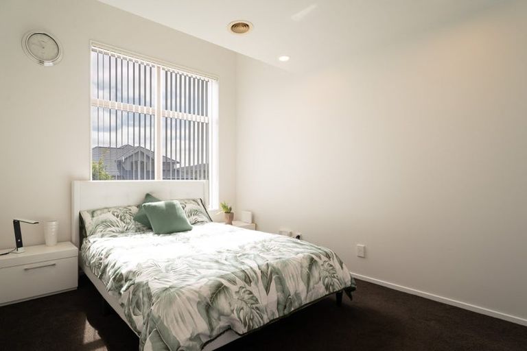 Photo of property in 8 Neston Grove, Churton Park, Wellington, 6037