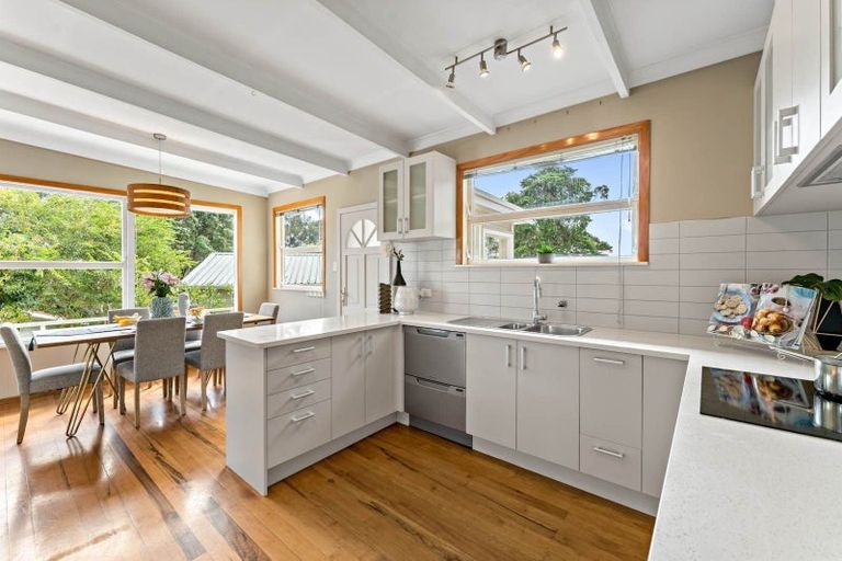 Photo of property in 8a Malam Street, Glen Eden, Auckland, 0602