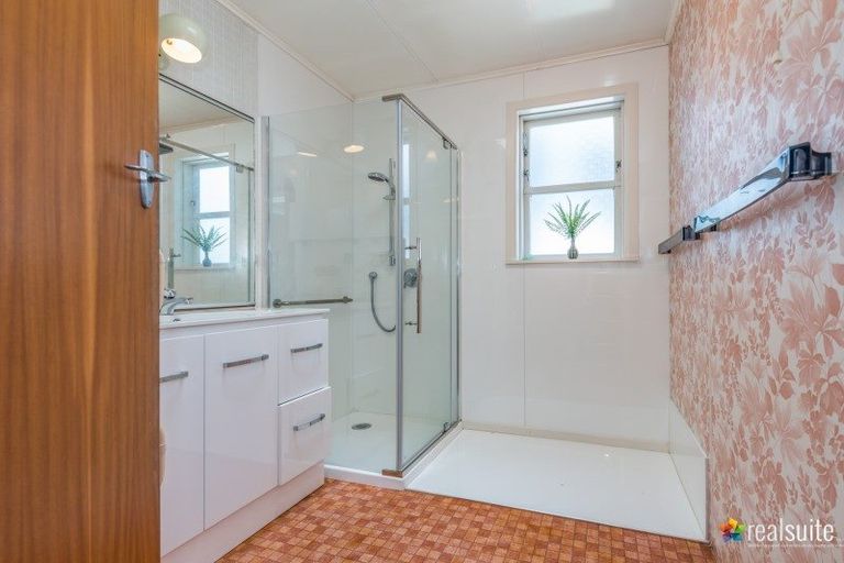 Photo of property in 48b Queens Grove, Hutt Central, Lower Hutt, 5010