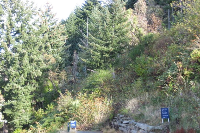 Photo of property in 17 Crystal Lane, Fernhill, Queenstown, 9300