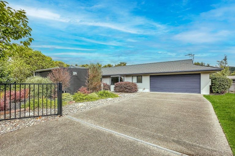 Photo of property in 10 Yasmin Lane, Kinloch, Taupo, 3377