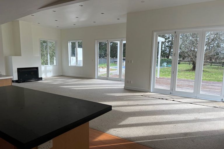 Photo of property in 62 Boord Crescent, Kumeu, 0891