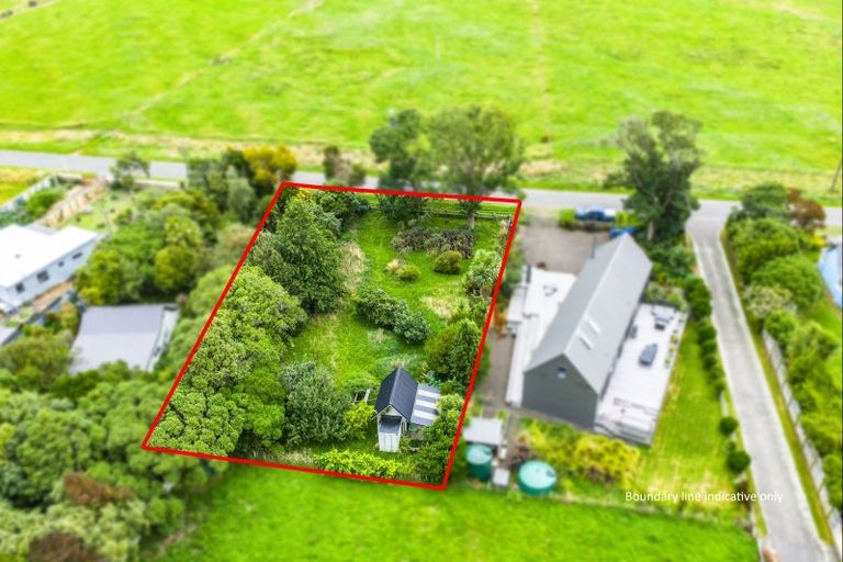 Photo of property in 1194 Okains Bay Road, Okains Bay, 7583