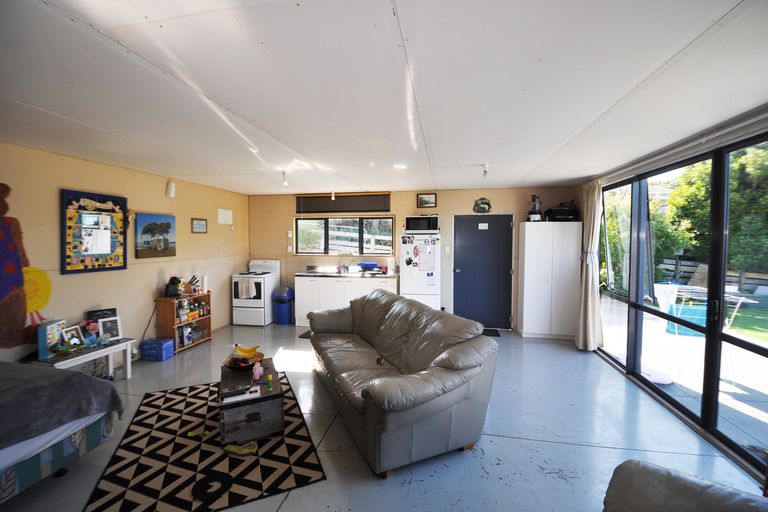 Photo of property in 7 Cumberland Street, Leigh, 0985