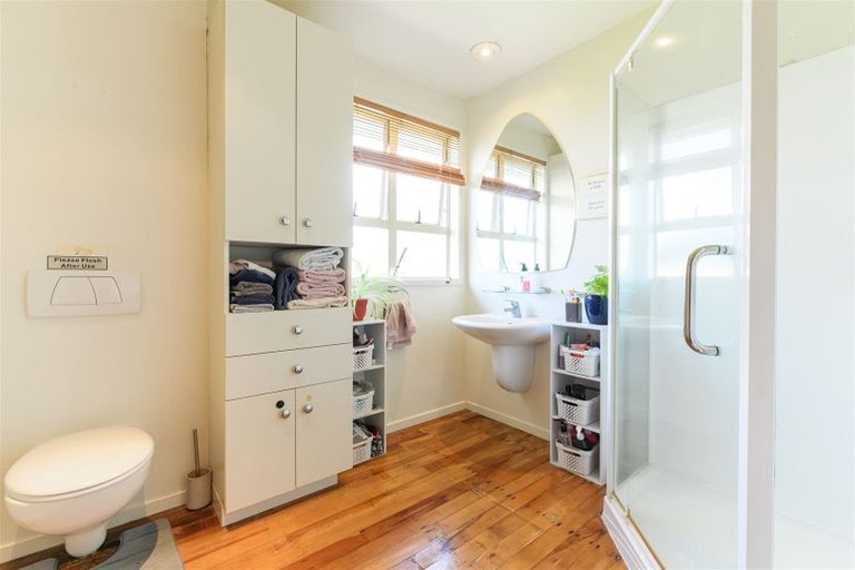 Photo of property in 85 Gloria Avenue, Te Atatu Peninsula, Auckland, 0610