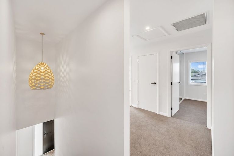 Photo of property in 9a Church Road, Taradale, Napier, 4112