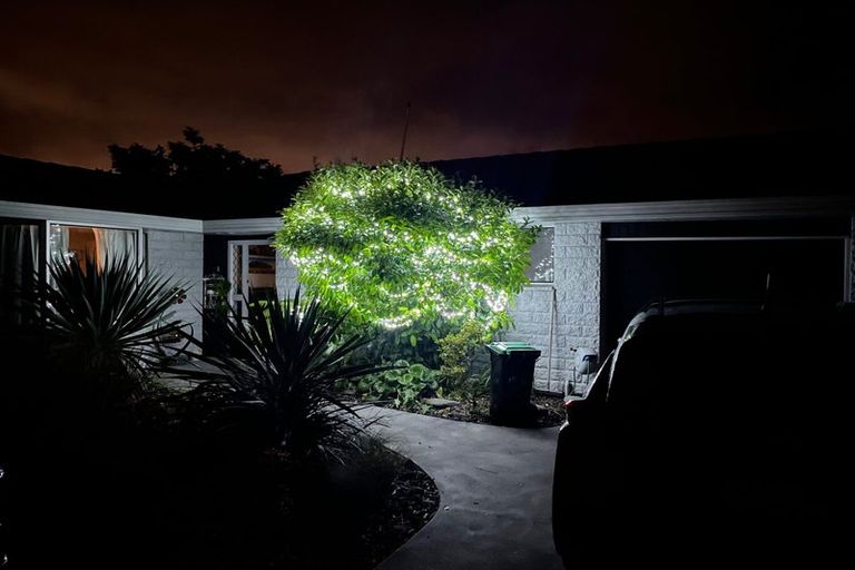 Photo of property in 2/57a Beachville Road, Redcliffs, Christchurch, 8081