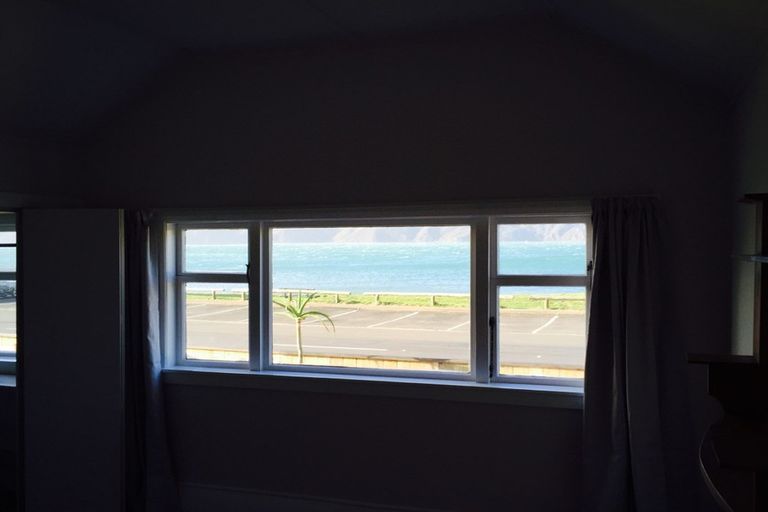 Photo of property in 221 Marine Parade, Seatoun, Wellington, 6022