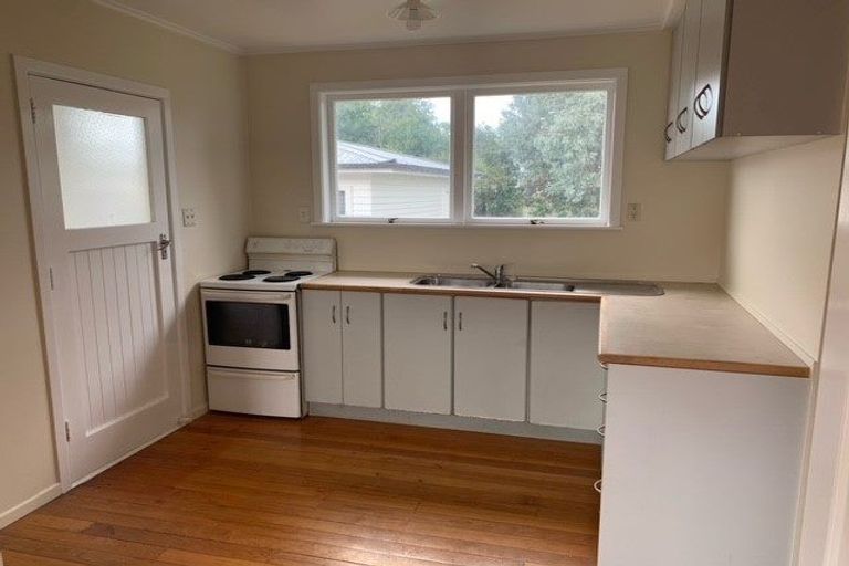 Photo of property in 44 Tiraumea Drive, Pakuranga, Auckland, 2010