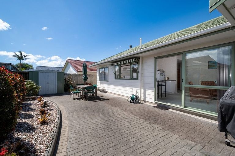 Photo of property in 33 Maurice Borich Place, Henderson, Auckland, 0610