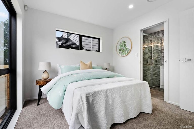 Photo of property in 4c Amerce Place, Highland Park, Auckland, 2010