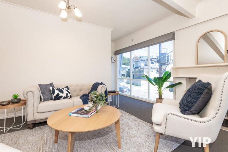 Photo of property in 19 Black Rock Road, Newlands, Wellington, 6037