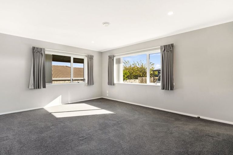 Photo of property in 16 Frisken Place, Lynmore, Rotorua, 3010