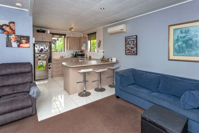 Photo of property in 2 Ridge Road, Tairua, 3508