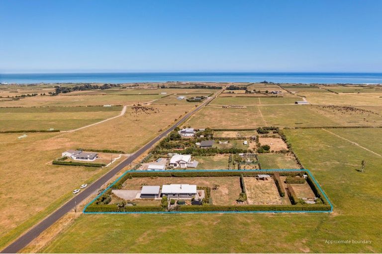 Photo of property in 138 Stent Road, Warea, New Plymouth, 4381