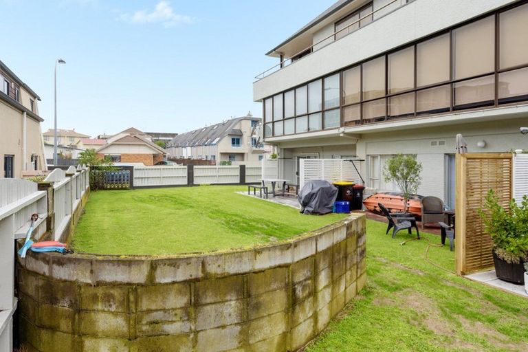 Photo of property in 40g Maunganui Road, Mount Maunganui, 3116