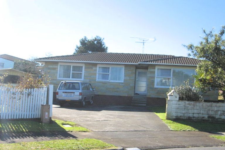 Photo of property in 15 Ranger Place, Wattle Downs, Auckland, 2103