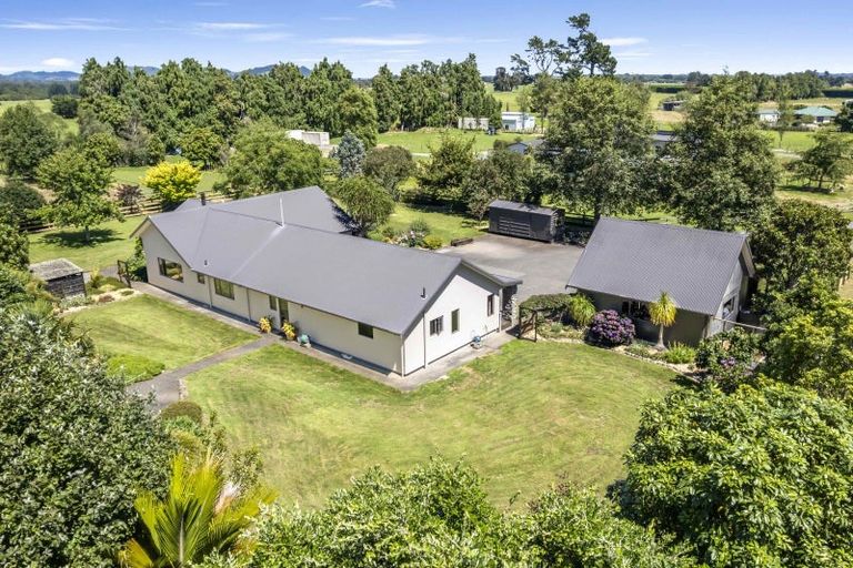 Photo of property in 424 Tararua Road, Levin, 5571