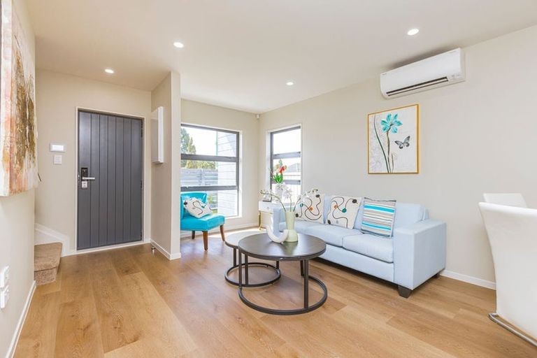 Property details for 43 Clevedon Road, Papakura, 2110