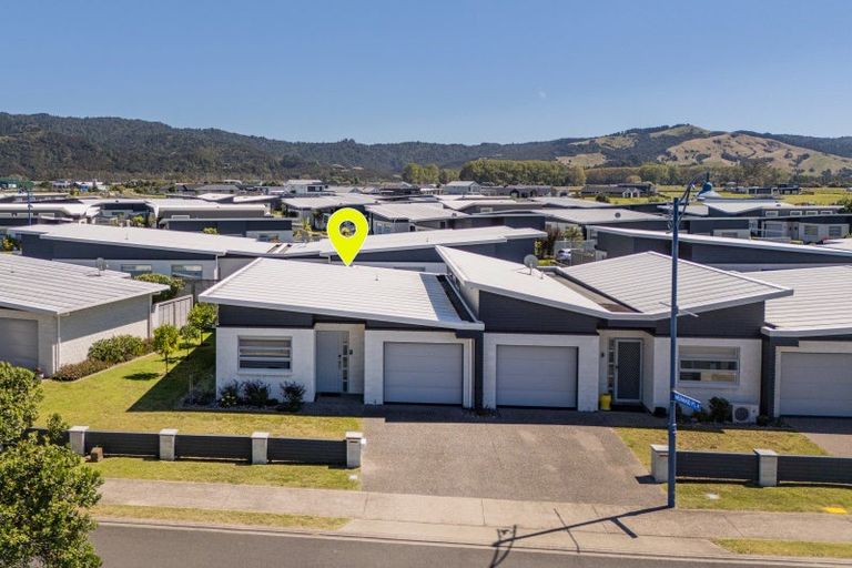 Photo of property in 12 Vanita Drive, Whitianga, 3510