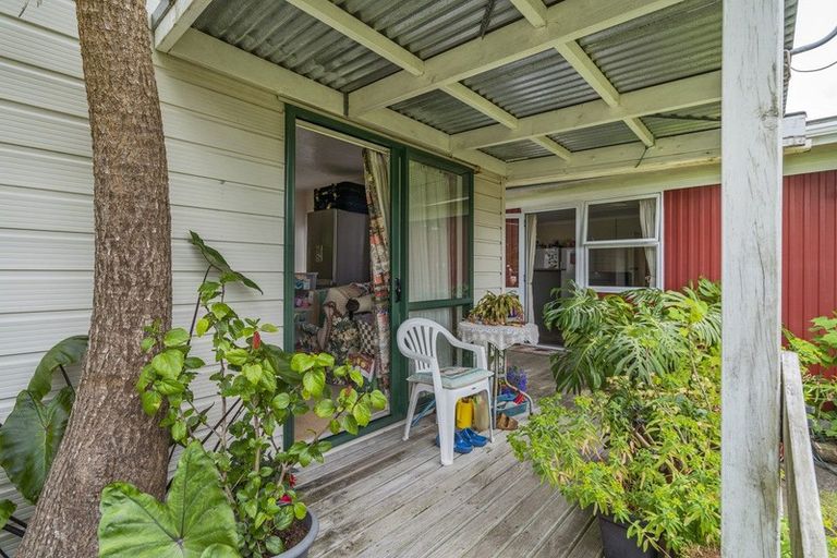 Photo of property in 14 Hamilton Crescent, Whitianga, 3510