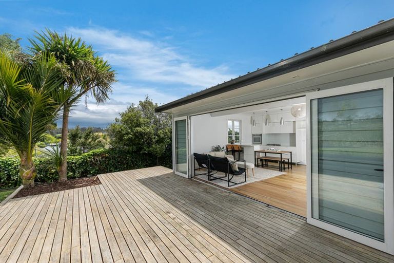 Photo of property in 9 Pine Avenue, Henderson, Auckland, 0612