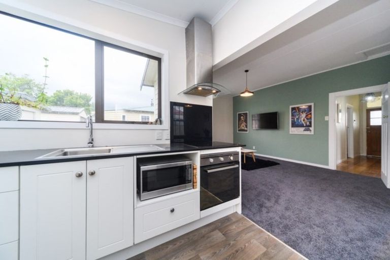 Photo of property in 18 Carlisle Street, Milson, Palmerston North, 4414