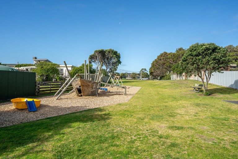 Photo of property in 5 Gawler Street, Te Horo Beach, Otaki, 5581