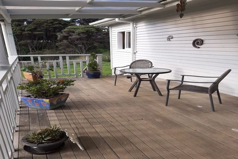Photo of property in 32 Taiapa Road, Muriwai, Waimauku, 0881