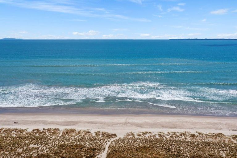 Photo of property in 932a Papamoa Beach Road, Papamoa Beach, Papamoa, 3118